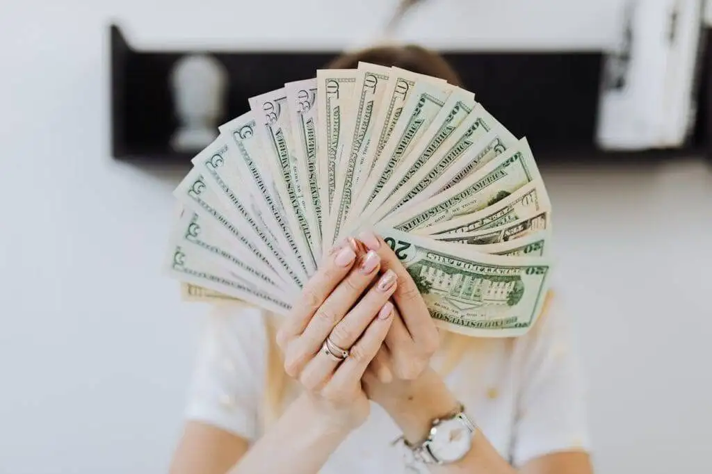 Money Habits that Keep You Poor